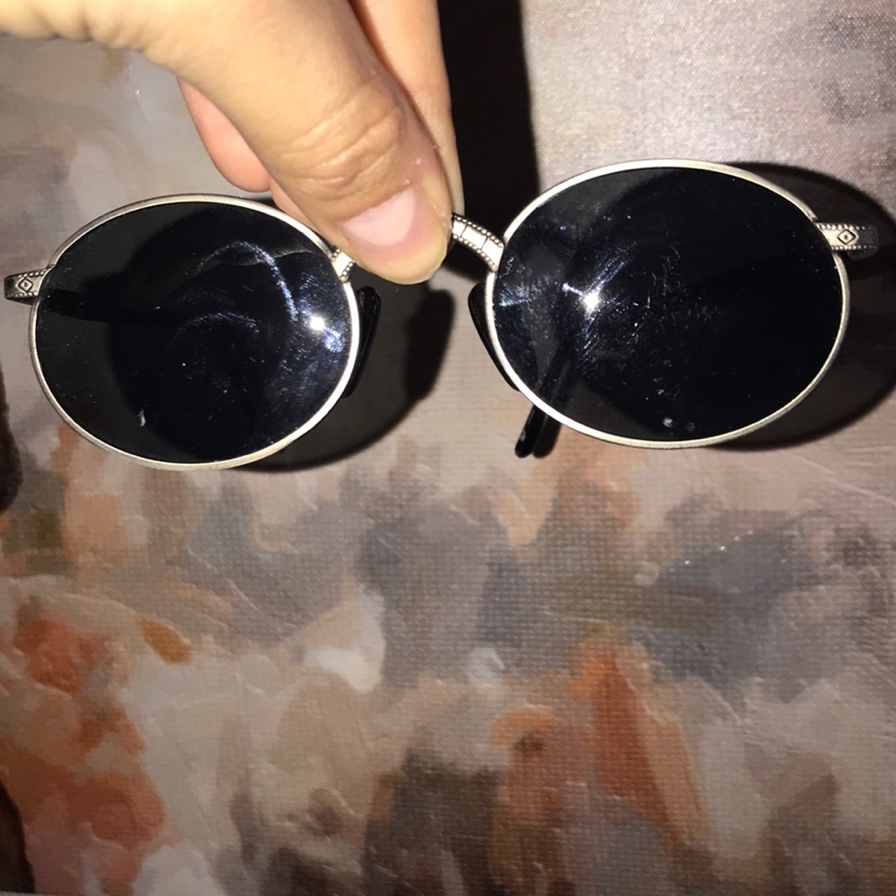 Trendy small sunglasses!